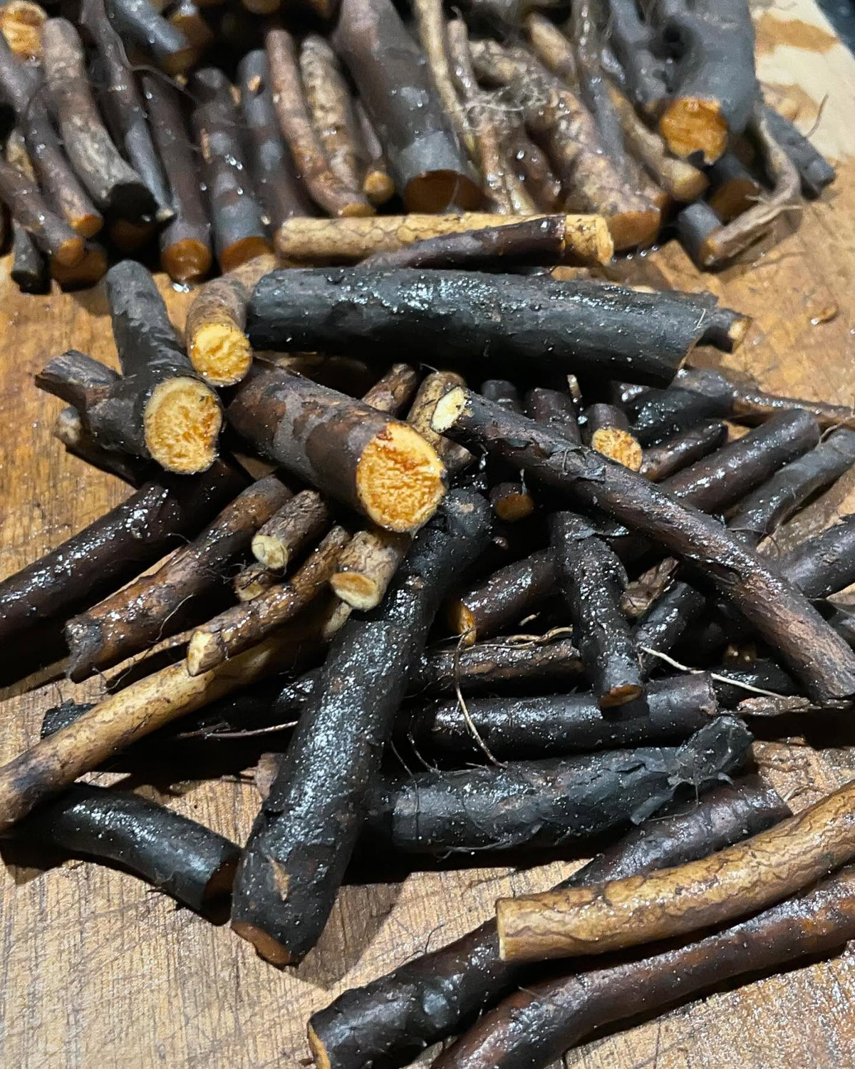common comfrey, root cuttings, image 1 of 4