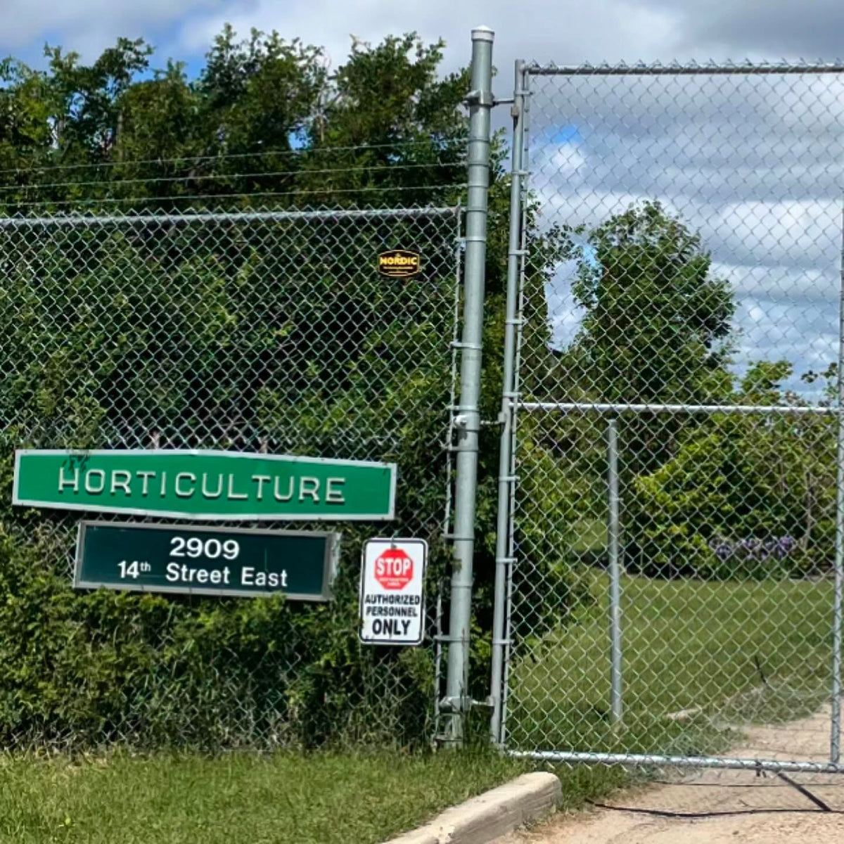 had a great visit at u of sask to pick up propagation material, image 1 of 3